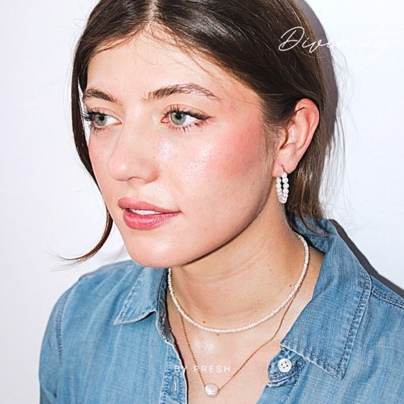 Mini Fresh Water Pearl Necklace. - Picture 2 of 2